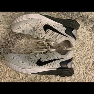 Nike tennis shoes